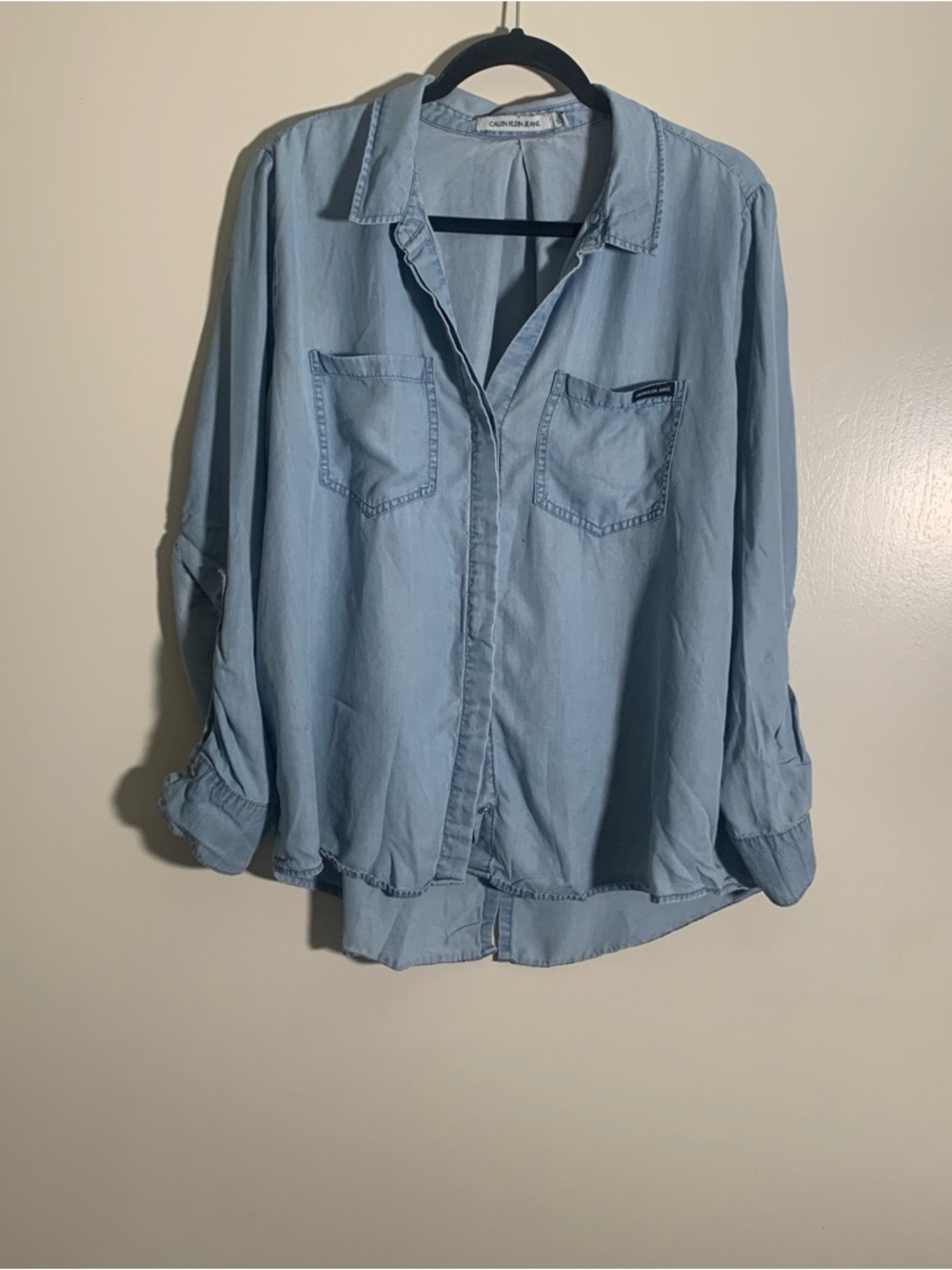 Calvin Klein Light Blue Button-Up Pocket Shirt size large buttoned long sleeve